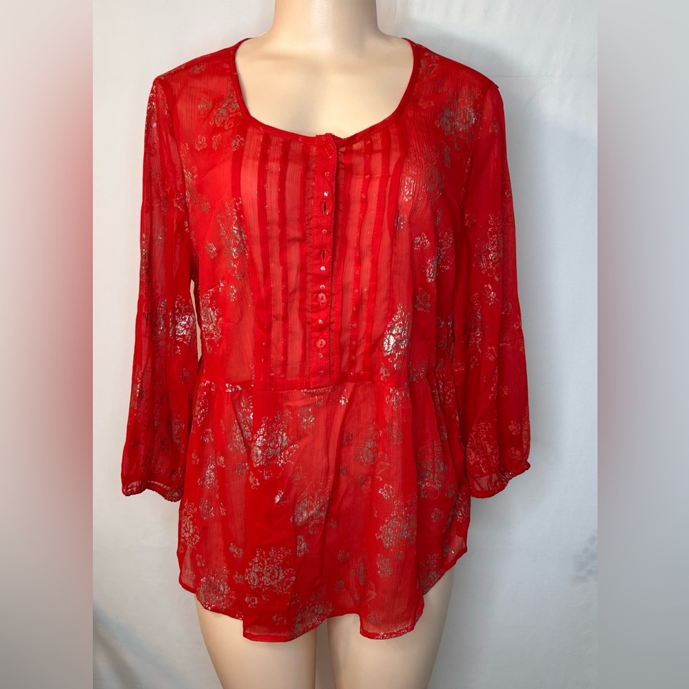 Style & Co Silver Accent Metallic Floral print. Red Silver. Size M